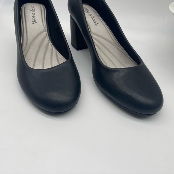 Easy Street Women's Fabulous cushioned Pump in faux leather Black size 9.5M - Picture 7 of 8